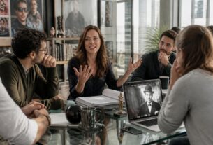 découvrez l'analyse complète de l'épisode de the office avec hilary swank, explorant ses références culturelles et les moments clés de la série.